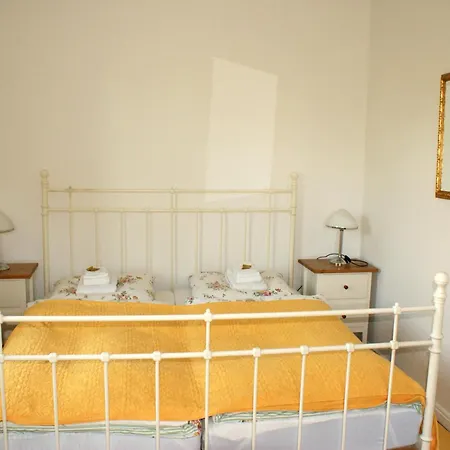 Apartment In Mit Garten Und Terrasse